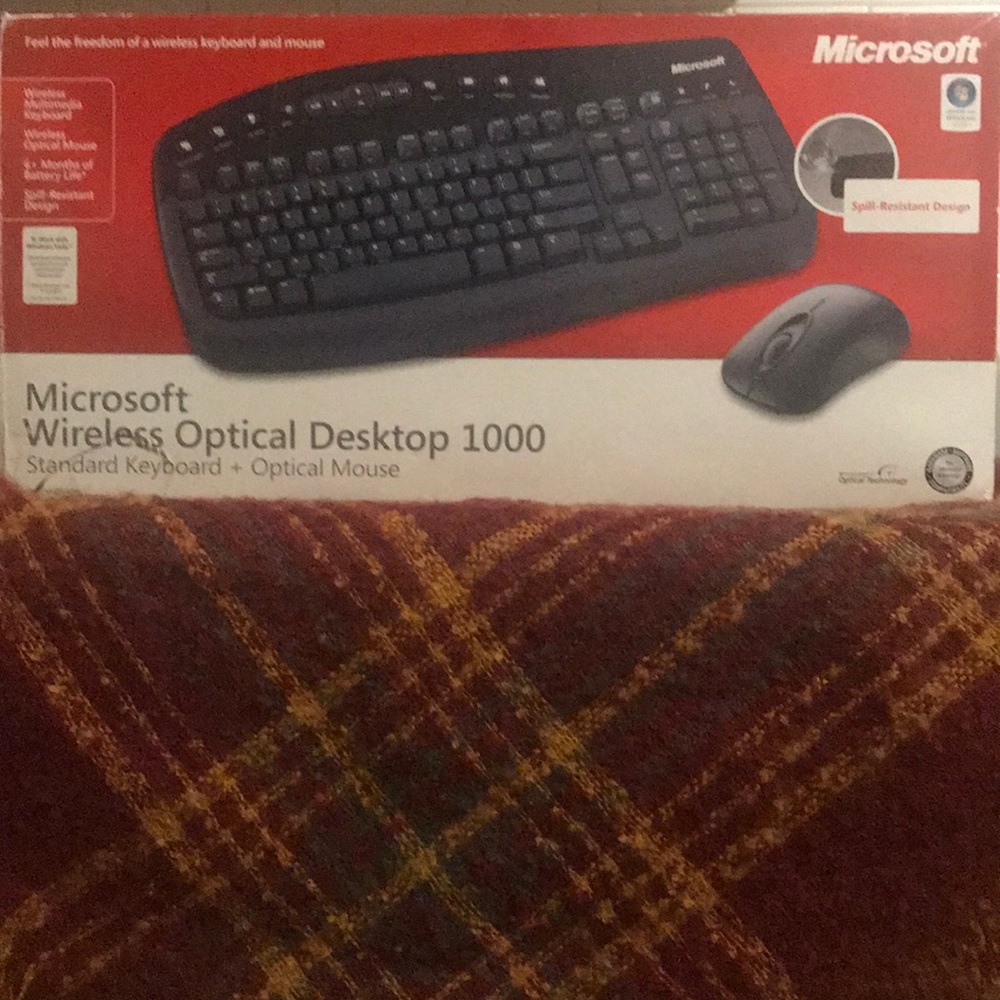 Microsoft Wireless Optical Desktop - Picture 2 of 3